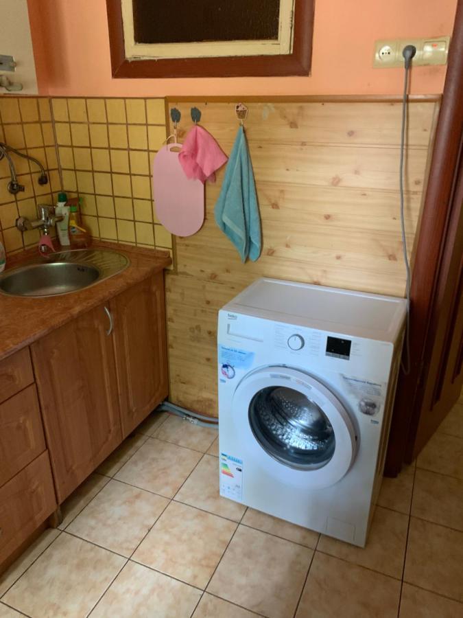 Апартаменти З Усіма Зручностями Tjernivtsi Exteriör bild