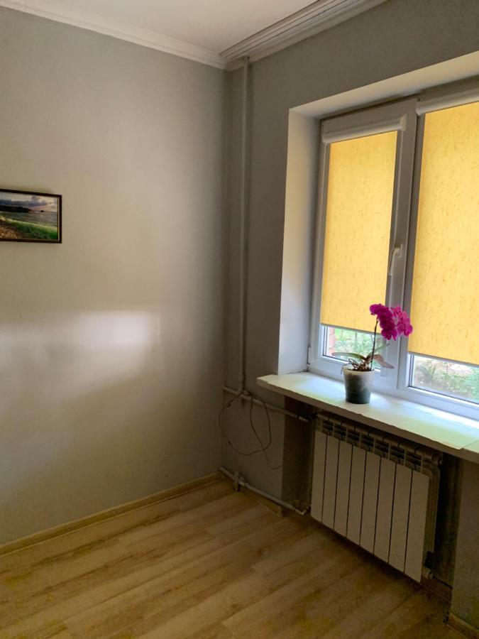 Апартаменти З Усіма Зручностями Tjernivtsi Exteriör bild