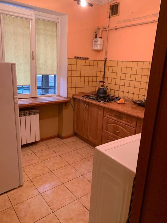 Апартаменти З Усіма Зручностями Tjernivtsi Exteriör bild